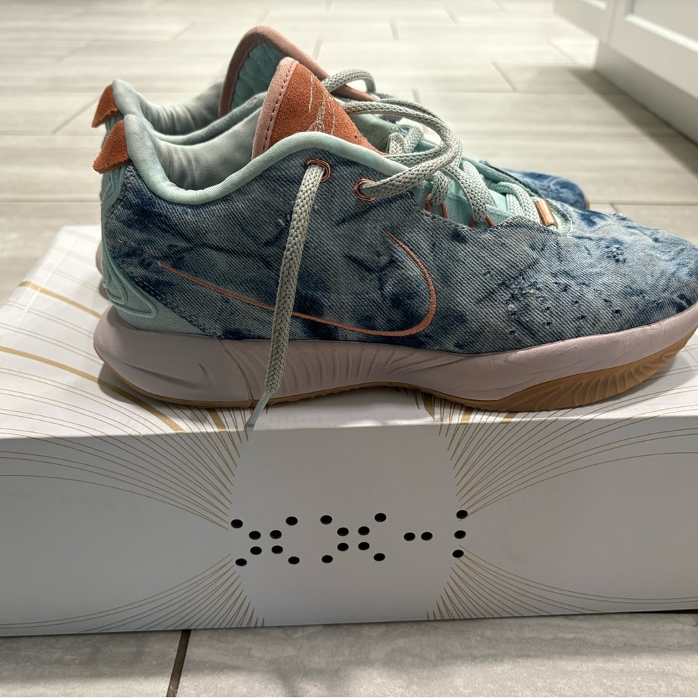 Stylish Sneakers with Blue and Orange Accents
